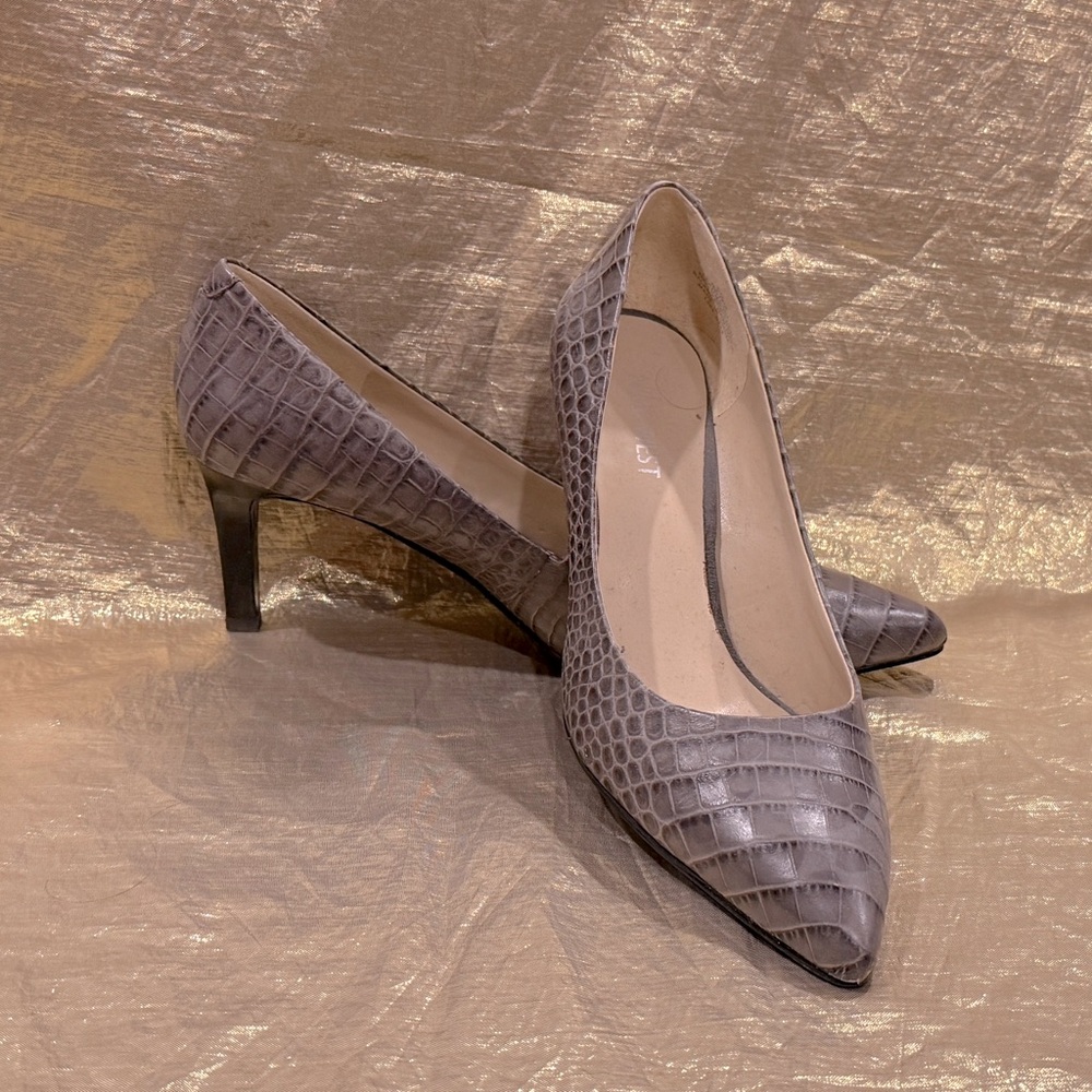 Elegant Gray Crocodile Pattern Women's Heels